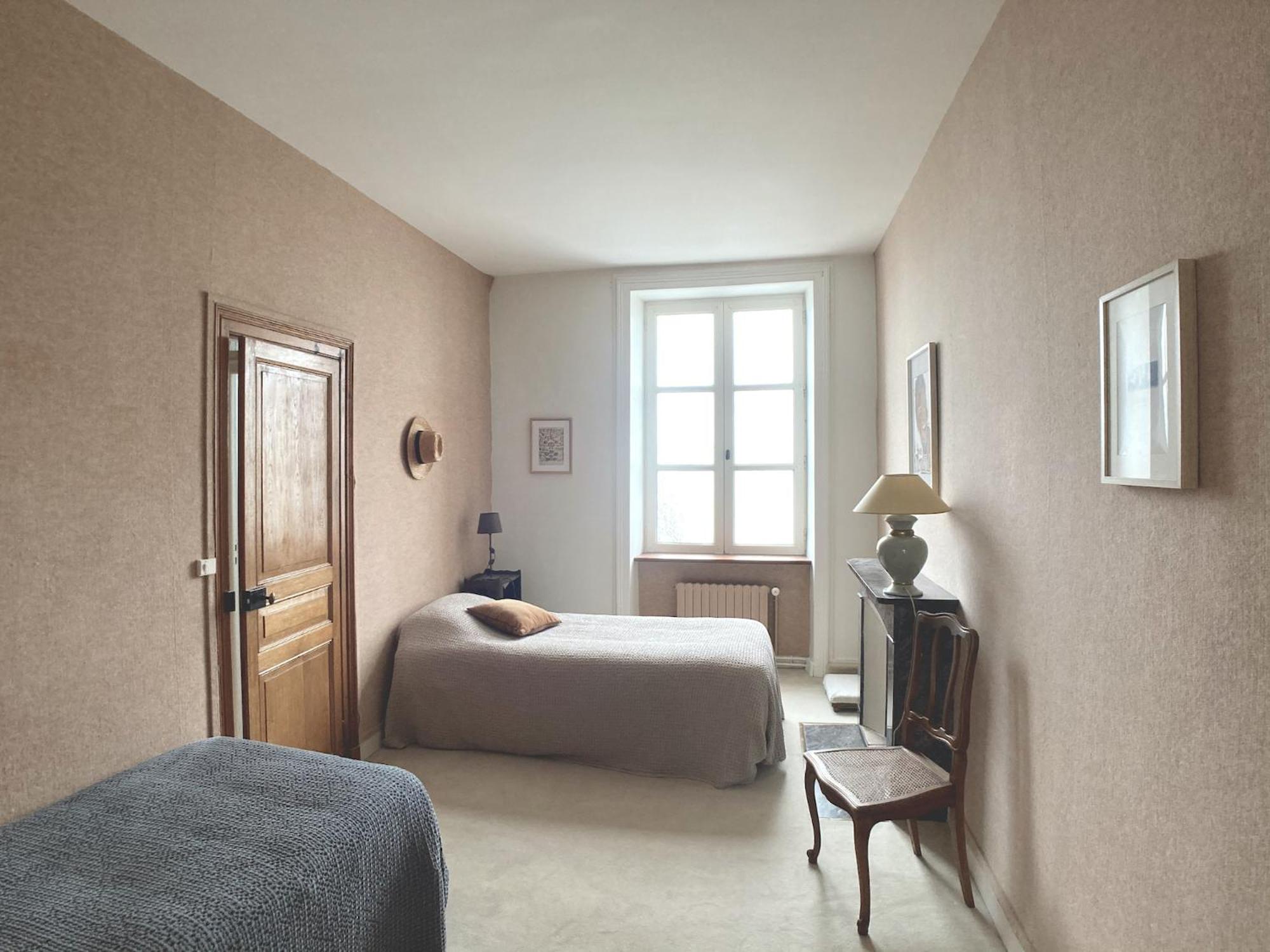 Maison D'Hotes La Doucelle Culture Et Bien-Etre Lignieres-Orgeres Room photo